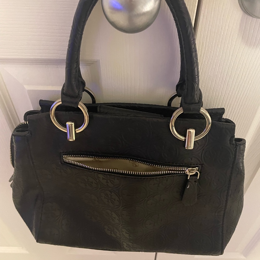 Guess purse - Picture 2 of 5